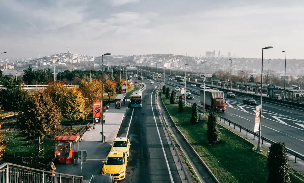 Slovenská doprava: Výhody nákupu dálniční známky online
