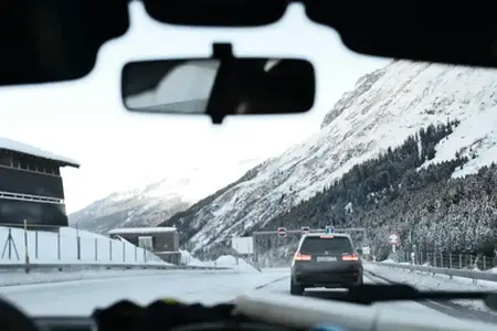 Schweizer Autobahnen und die Vignetten für 2024